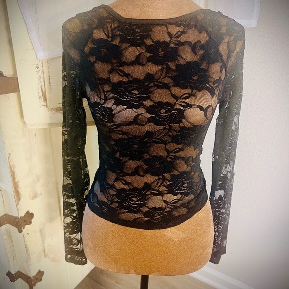 Tops - Lace-Trimmed Backless Long Sleeve all-season top